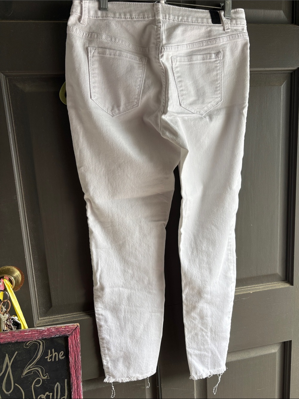 White Frayed Hem Skinny Jeans EUC Vera Wang - Picture 4 of 6